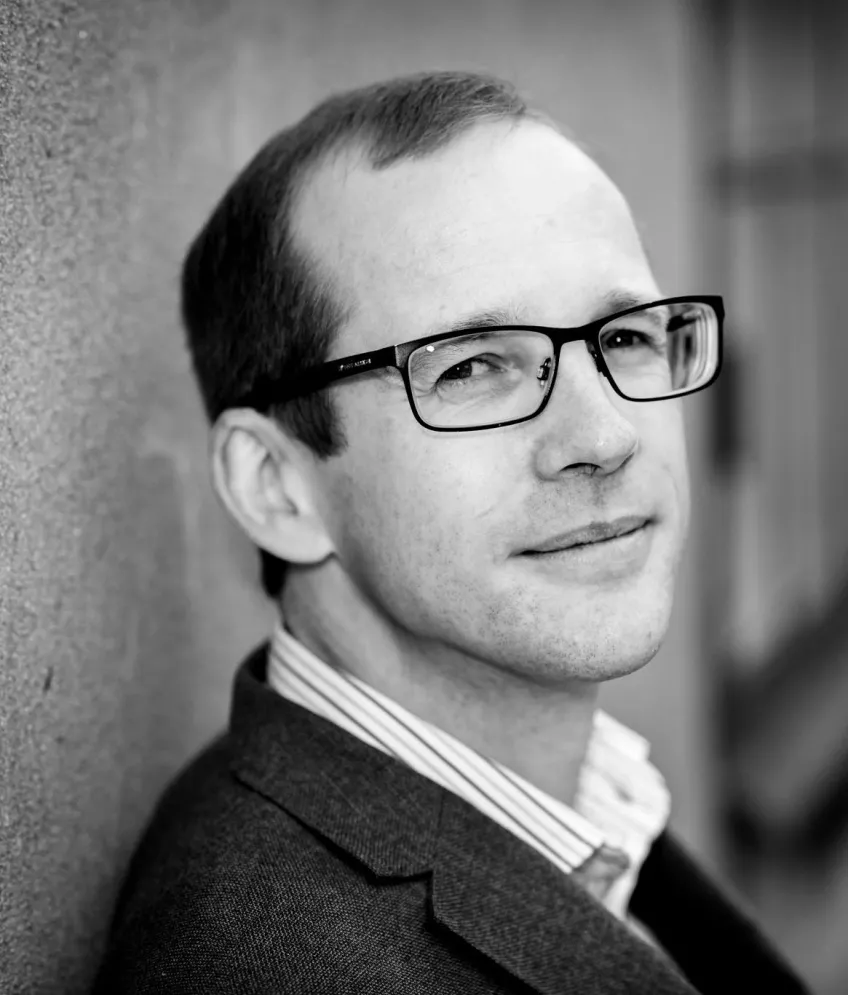 Profile photo of Oskar Hansson in black and white 