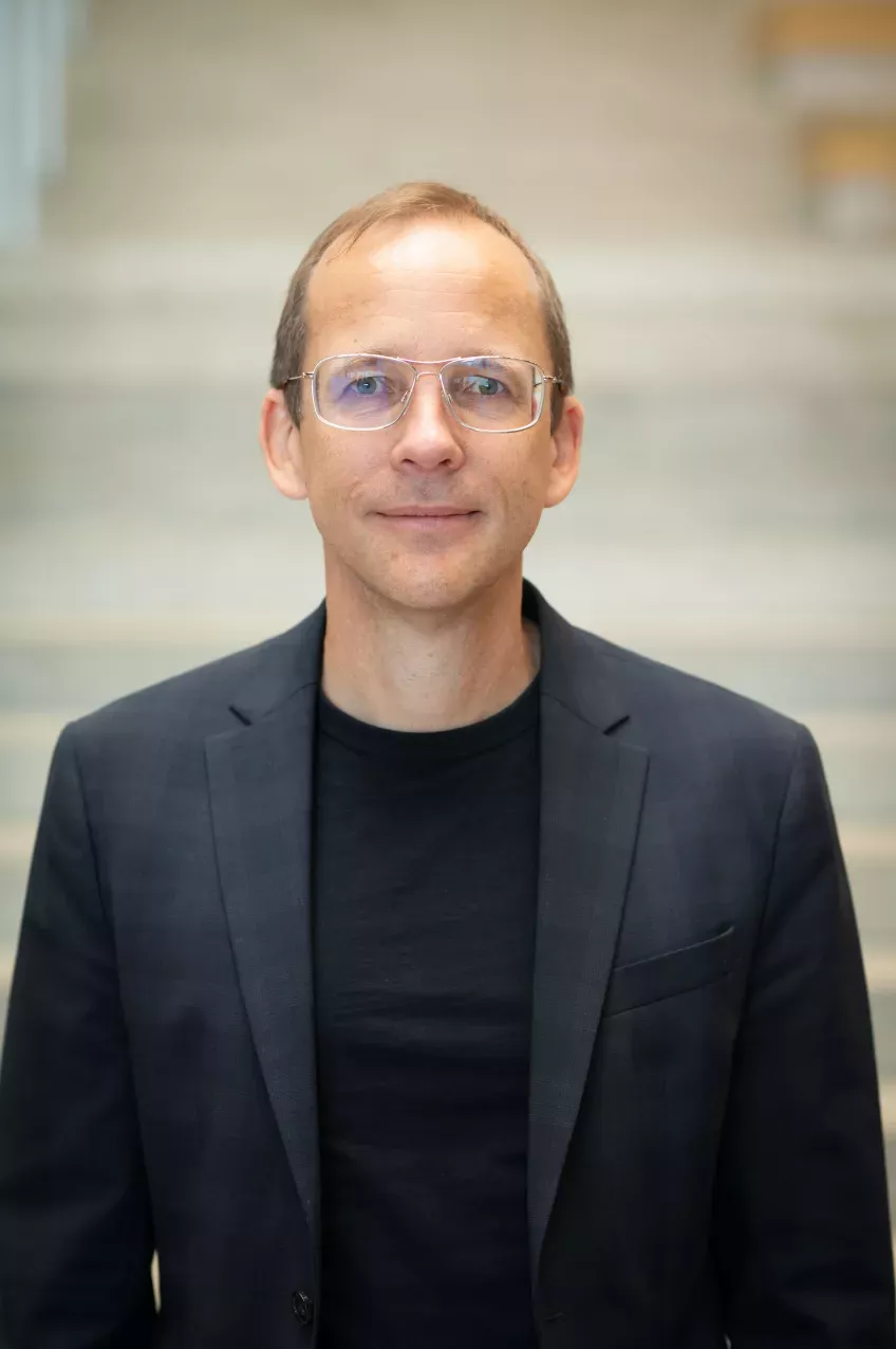 Portrait photo of Oskar Hansson